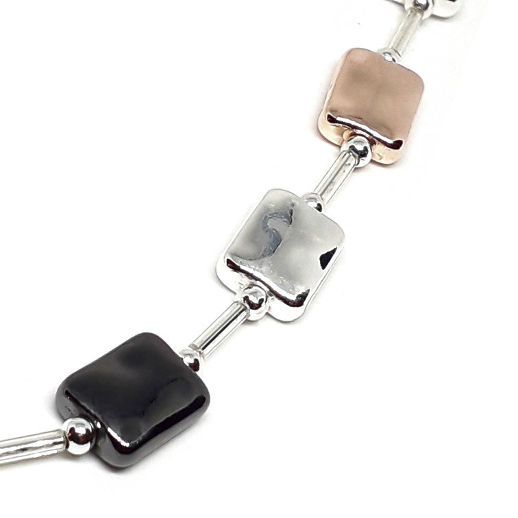 Hammered Oblong Short Necklace