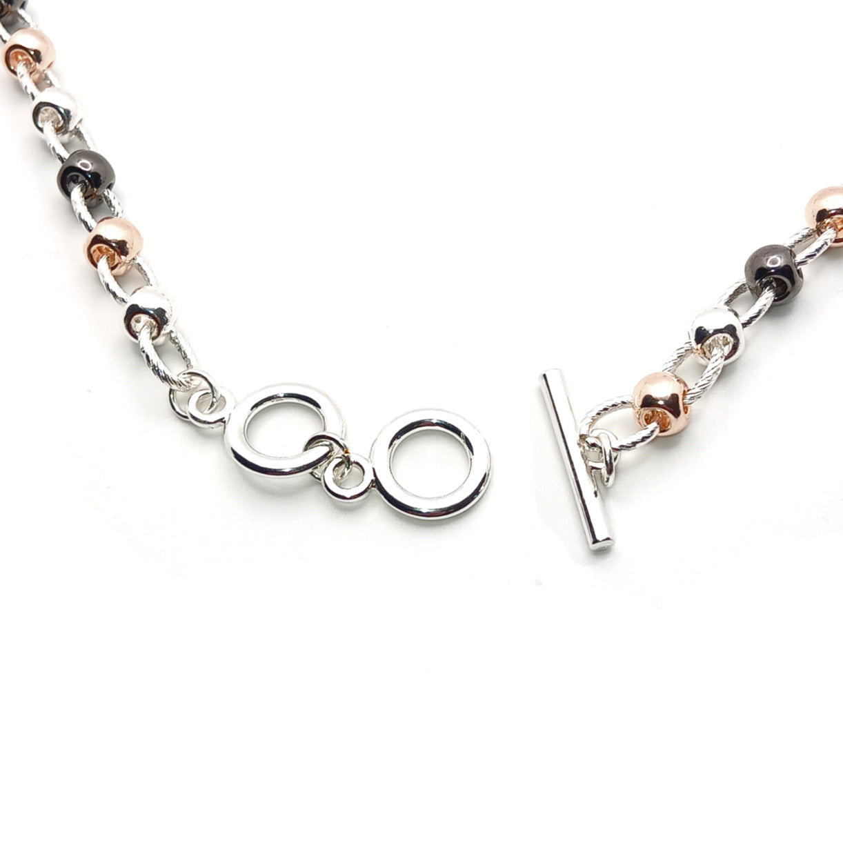 Twist Link T-Bar Short Necklace