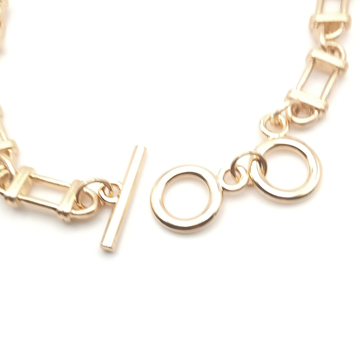 Capsule T-Bar Necklace