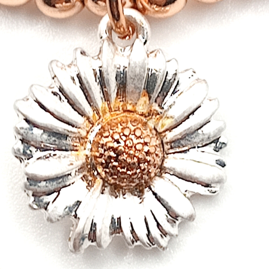 Daisy Charm Elasticated Beaded Bracelet