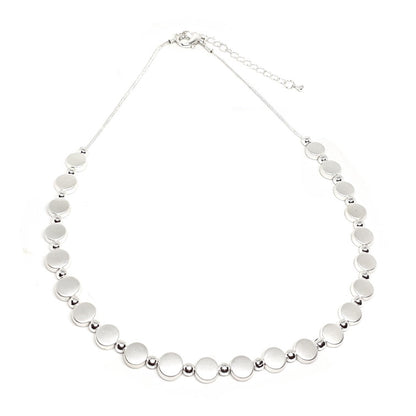 Flat circle bead short necklace