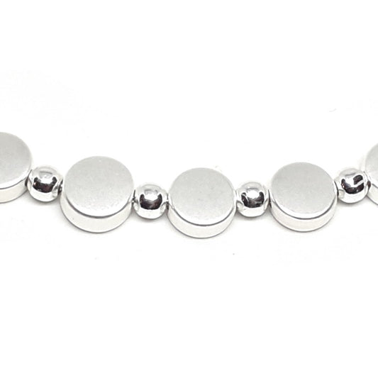 Flat circle bead short necklace