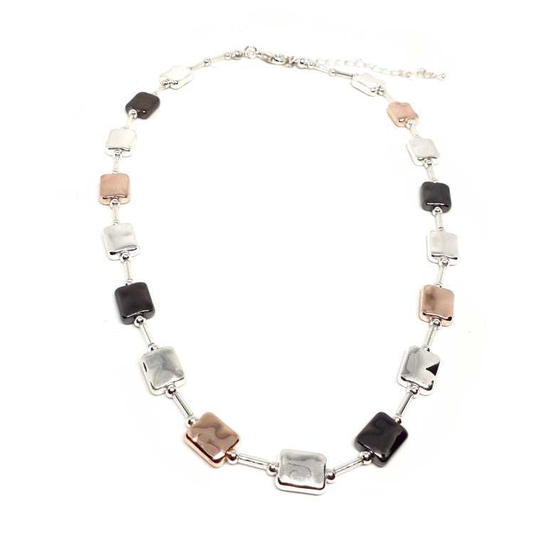 Hammered Oblong Short Necklace