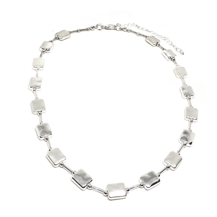Hammered Oblong Short Necklace