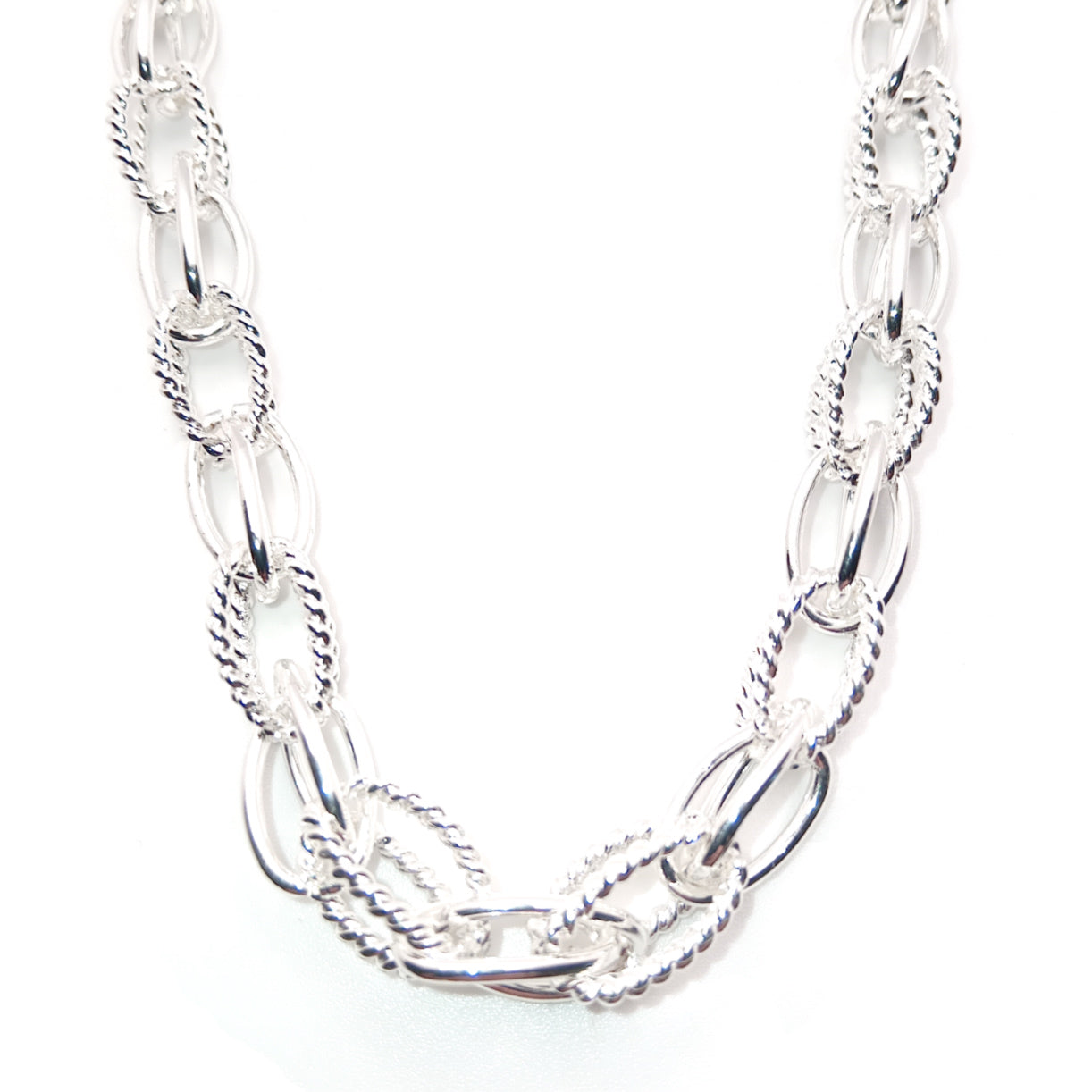 Chunky Twist Chain Short Necklace