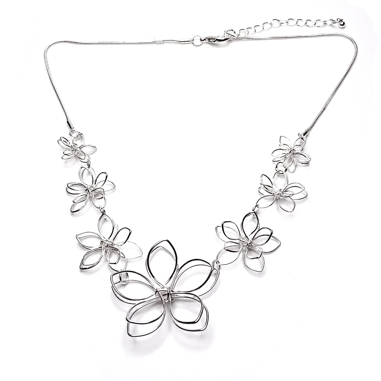 Delicate Flower Short Necklace